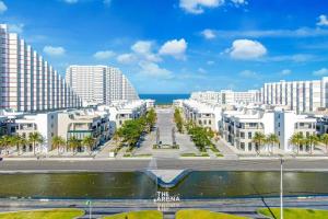 Общий вид на город Cam Ranh International Airport или вид на город из апарт-отеля