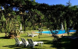 Bazén v ubytování Hotel Il Caminetto nebo v jeho okolí