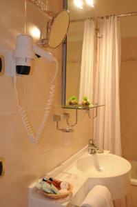 Kylpyhuone majoituspaikassa Hotel Barbieri
