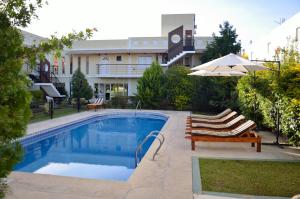 Bazén v ubytování Mediterraneo Apart Hotel nebo v jeho okolí