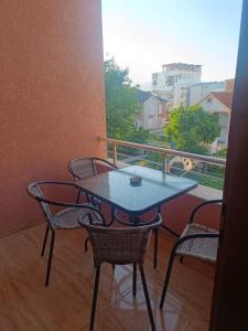 Balkoni atau teres di EKI Smeštaj