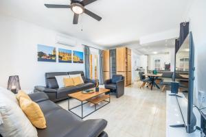 TV a/nebo společenská místnost v ubytování Villa Amelia cerca de cala Pi