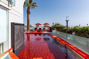 Bazén v ubytování Kriti Beach Hotel nebo v jeho okolí