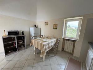 Η κουζίνα ή μικρή κουζίνα στο La Casa di Bibi +11 φωτογραφίες