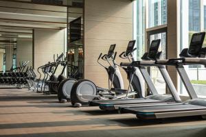 The fitness centre and/or fitness facilities at Fraser Residence Chengdu