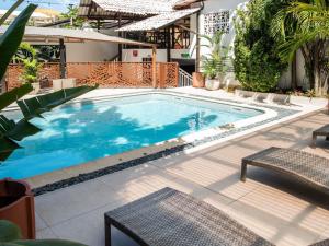 Ibis Styles Cayenne Centre Amazonia内部或周边的泳池