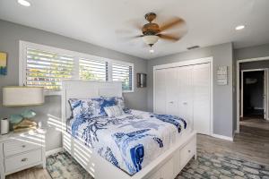 Rúm í herbergi á Punta Gorda Paradise 3BR with Water Views & Pool