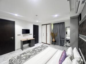 TV a/nebo společenská místnost v ubytování Orbit Apartments + 25 fotografií