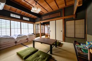 Posezení v ubytování 尾道の家 Onomichi House - 千光寺の麓 時を超える映画のワンシーンへ - Supported by COCOSTAY