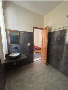 Koupelna v ubytování Hg resort and camp kasol