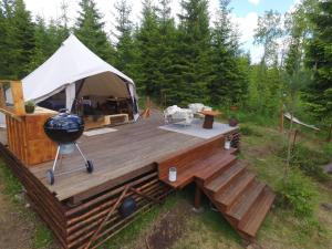Giardino di Glamping Tent with amazing view in the forest