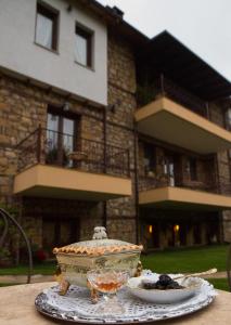Budova, kde se aparthotel nachází