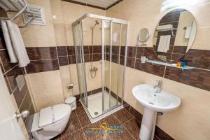 A bathroom at Galaxy Beach Hotel Alanya