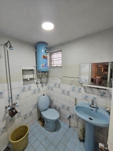 Kupatilo u objektu Peaceful Private Cottage in Khaira Gali Galyat Murree