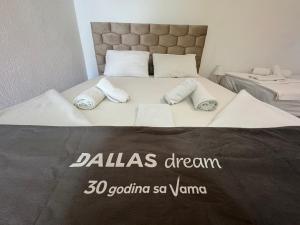 Voodi või voodid majutusasutuse Apartmani Hadžić toas