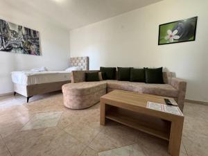 Istumisnurk majutusasutuses Apartmani Hadžić