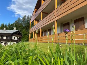 Το κτήριο όπου στεγάζεται  το διαμέρισμα