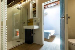 A bathroom at Le Residenze a Firenze - Residenza Covoni Apartment in the historical center of Florence