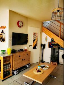 Μια τηλεόραση ή/και κέντρο ψυχαγωγίας στο Le Mimi'Zen