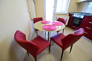 O bucătărie sau chicinetă la Penthouse View - FLH