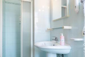 Koupelna v ubytování Hotel Marnie