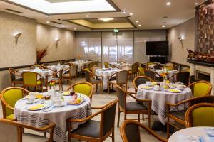 Restoran atau tempat lain untuk makan di Ignatia Hotel
