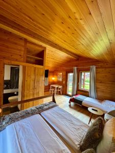 Postel nebo postele na pokoji v ubytování Le Hameau des Biquettes + 14 fotografií