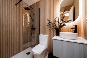 Koupelna v ubytování Victoria Boutique Stay