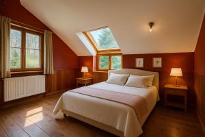 Una cama o camas en una habitación de Gite Moments à Soy