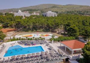 Bazén v ubytování Hotel Medena nebo v jeho okolí