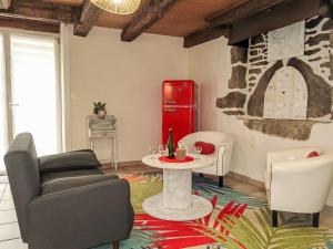 Posezení v ubytování Holiday Home Le moulin de Glenn by Interhome