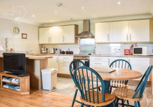 Köök või kööginurk majutusasutuses Crag Barn Cottage Lake District by PolkaStays