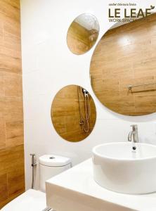 Bagno di Leleaf Work Spaces Hotel - เลอลีฟ เวิร์คสเปซ โฮเทล