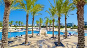 Πισίνα στο ή κοντά στο Chalet at Mountain View Ras El Hekma