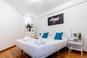 Postel nebo postele na pokoji v ubytování 32 BRIGHT COPACABANA ocean view free WiFi + 12 fotografií