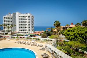 Bazén v ubytování 32 BRIGHT COPACABANA ocean view free WiFi nebo v jeho okolí