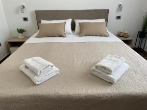 Postel nebo postele na pokoji v ubytování Apartments Anna I