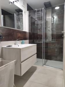 Koupelna v ubytování Porta Noa + 37 fotografií