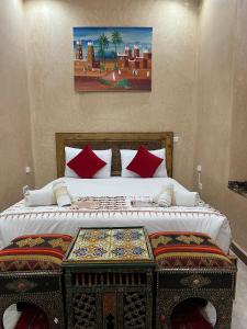 Postel nebo postele na pokoji v ubytování Riad Alice Terrace & Spa