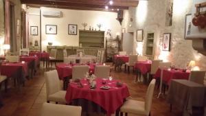 Restaurace v ubytování Logis Auberge De Tavel