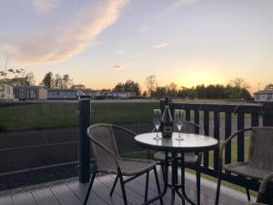 Balkón nebo terasa v ubytování Lodge No 54 - Stewart's Resort Cameron + 8 fotografií