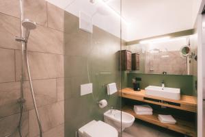 Kúpeľňa v ubytovaní Archehof Hochzirm Lodge Greti