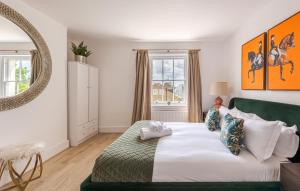 Postel nebo postele na pokoji v ubytování Stunning 1BR Riverside View Apartment