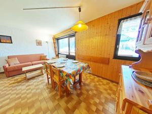 Posedenie v ubytovaní Appartement 2 Pièces 4 Pers, Parking, Ski, Grand-Bornand - FR-1-241-241 + 6 fotografií