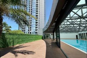 Kolam renang di atau dekat dengan Cozy apartment in Chakvi, close to Oasis and Botanical Garden