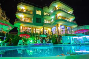 Bazén v ubytování JBH Hotel nebo v jeho okolí
