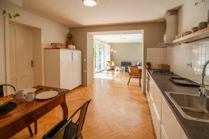 Kuchyňa alebo kuchynka v ubytovaní Bed&Breakfast & Apartment Klafé