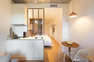 Kuchyň nebo kuchyňský kout v ubytování Babel Community Hôtel Lille - Villeneuve d'Ascq