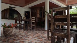 Restoran atau tempat lain untuk makan di Ecolodge Vientos de Yubarta +37 gambar