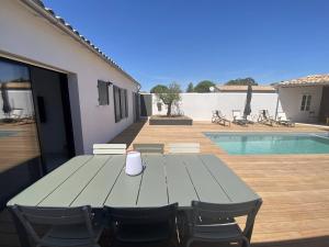 Swimmingpoolen hos eller tæt på La Villa du Petit Sergent